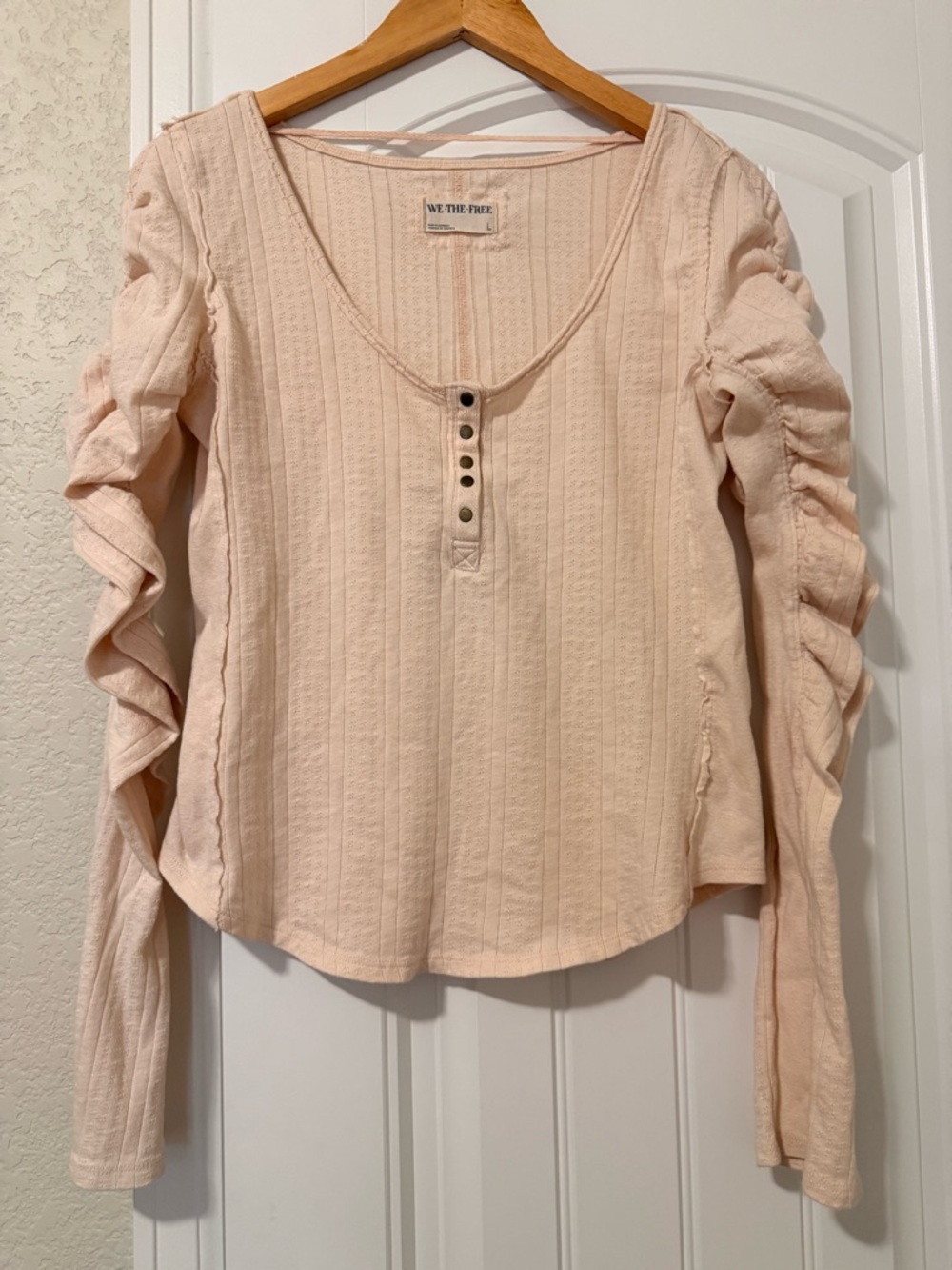 Free People We The Free Ribbed Henley Top Blush Pink‎ Ruched Sleeve Size L